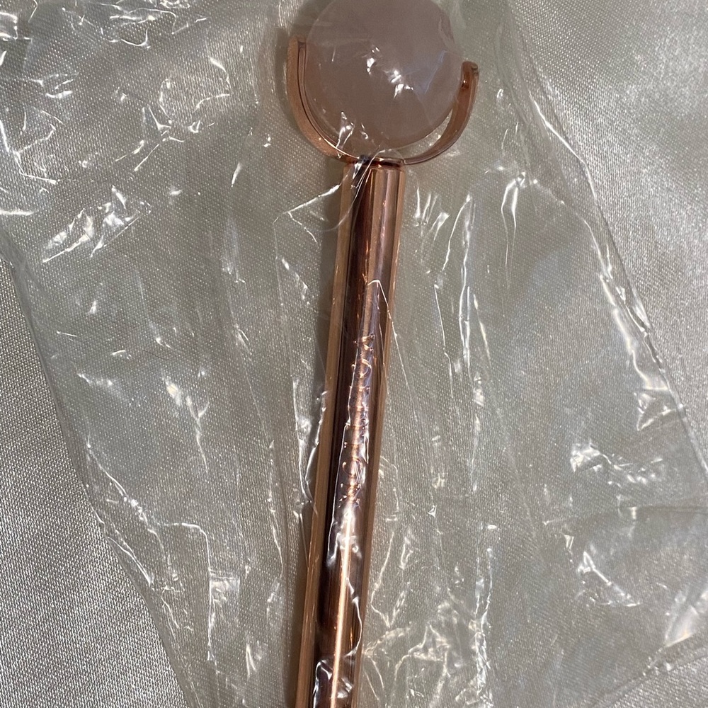 Under Eye Roller